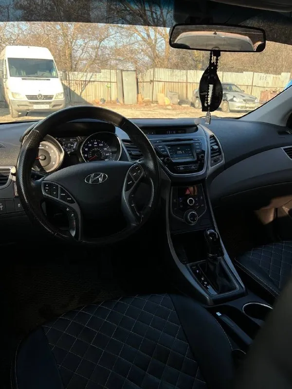 Продам hyundai elantra 2016

2015 Se/sport/limited 1.8 автомат (150 л. С. )
Родной пробег 67 тыс миль
(107 Тыс. Км)
Цвет белый перламутр. Отличное состояние. Автомобиль обслужен, сел и поехал.
Кожаный мульти руль громкая связь, камера заднего вида
-2 Комплекта резины
-Установлены дорогие кожаные чехлы от фирмы автопилот,
-Установлен новый led свет
-2 Комплекта ковров,
-Сигнализация pandora с автозапуском
В комплекте так же отдам много новых деталей, колодки и суппорта brembo, новые амортизаторы, пружины.
Автомобиль после химчистки и полировки.
За дополнительной информацией обращайтесь в личные сообщения или по номеру +79494142018
Г. Донецк
Цена 1.350.000 р - фотография - 7