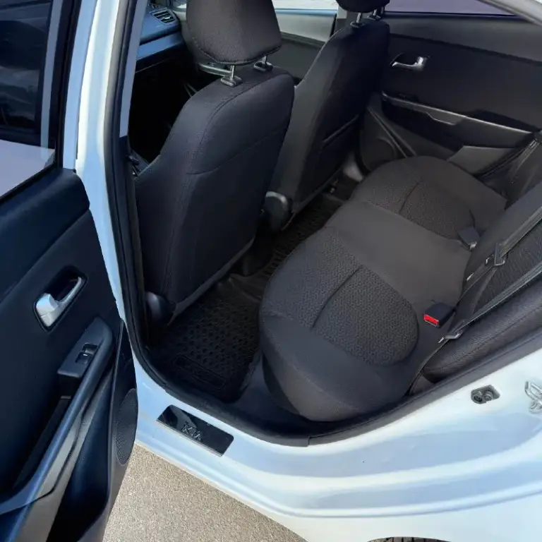 Продам kia rio 2015 года (рестайлинг) 135 тыс пробега, в отличном состоянии, вложений не требует, без дтп и окрасов, все менялось вовремя, 2 ключа, сигнализация, подогревы сидений, руля, зоны дворников, все стекла родные.
Цена 1150000р
+79591917710
📞 Звоните: +7(959)1917710 - фотография - 10