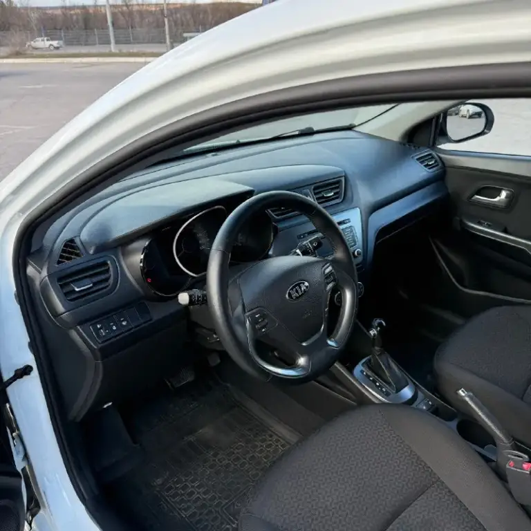 Продам kia rio 2015 года (рестайлинг) 135 тыс пробега, в отличном состоянии, вложений не требует, без дтп и окрасов, все менялось вовремя, 2 ключа, сигнализация, подогревы сидений, руля, зоны дворников, все стекла родные.
Цена 1150000р
+79591917710
📞 Звоните: +7(959)1917710 - фотография - 7