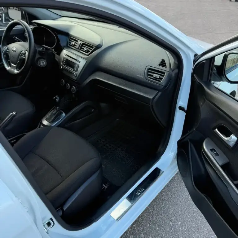Продам kia rio 2015 года (рестайлинг) 135 тыс пробега, в отличном состоянии, вложений не требует, без дтп и окрасов, все менялось вовремя, 2 ключа, сигнализация, подогревы сидений, руля, зоны дворников, все стекла родные.
Цена 1150000р
+79591917710
📞 Звоните: +7(959)1917710 - фотография - 9