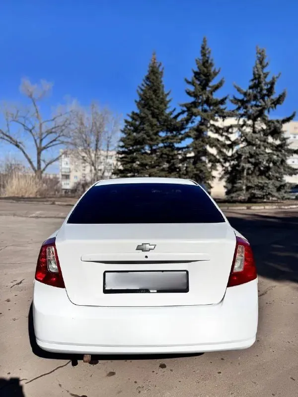 🚗 Chevrolet lacetti, 2007 1.6 механика ( газ бензин ) ✨ ухоженный автомобиль в красивом белом цвете. 👤 1 владелец за всё время эксплуатации. ✔️ без дтп. 📍 покупался при украине, всё время находился в донецке. 📄 чистая история и документы — без залогов, запретов и ограничений. 🚕 не такси, не каршеринг. 🔧 технически полностью обслужен — идеал вложений не требует, сел и поехал. 🧼 чистый и аккуратный салон. ⚙️ комплектация: ❄️ кондиционер 🔘 стеклоподъёмники 💺 регулировка сидений ⛽ вписанный (газ/бензин) — экономичная езда 💰 цена: 530 000 ₽ 🤝 разумный торг при осмотре. 🔄 возможен обмен с доплатой в обе стороны. Звонить +7 (949) 982-57-61 +тг)
📞 Звоните: +7(949)9825761 - фотография - 2