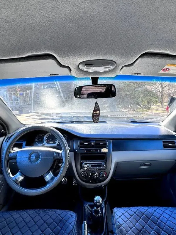 🚗 Chevrolet lacetti, 2007 1.6 механика ( газ бензин ) ✨ ухоженный автомобиль в красивом белом цвете. 👤 1 владелец за всё время эксплуатации. ✔️ без дтп. 📍 покупался при украине, всё время находился в донецке. 📄 чистая история и документы — без залогов, запретов и ограничений. 🚕 не такси, не каршеринг. 🔧 технически полностью обслужен — идеал вложений не требует, сел и поехал. 🧼 чистый и аккуратный салон. ⚙️ комплектация: ❄️ кондиционер 🔘 стеклоподъёмники 💺 регулировка сидений ⛽ вписанный (газ/бензин) — экономичная езда 💰 цена: 530 000 ₽ 🤝 разумный торг при осмотре. 🔄 возможен обмен с доплатой в обе стороны. Звонить +7 (949) 982-57-61 +тг)
📞 Звоните: +7(949)9825761 - фотография - 5