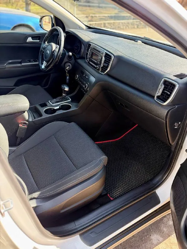 Kia sportage
2016
2.0 Классический автомат
150 Тысяч оригинального пробега, подтвержден автотекой, историей обслуживания, блоками!
Весь в заводском окрасе! Ничего не крутилось, не менялось! Без дтп! Все остекление и фонари заводские! Нет изъянов по кузову вообще!!! Цвет белый перламутр!
Зеленая автотека! История обслуживания есть!
Два хозяина!
Два комплекта резины!
Два ключа, сигнализация старлайн с автозапуском!
Технически без нареканий! Любые проверки!
Эндоскоп ✅, катализатор удален на 70 тыс!
Салон так же, как новый!
Складывание зеркал, подогрев всех сидений, шикарный лед-свет, круиз, парктронники, bluetooth!
Горловка-енакиево
1.800.000 Торг! 🔥🔥🔥
+79498387979
📲 Tg: @lilueva25
📞 +7(949)8387979
📲 Tg: @da83robot
📞 Звоните: +7(949)8387979 - фотография - 9