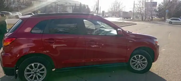 Mitsubishi asx
Год: 2012
Объем 1.8 ctv.
В хорошем состоянии как внешне так и по технике ухоженный вложений не требует сел и поехал.
Всё работает штатно абсолютно всё до мелочей двигатель работает ровно без шума
Один владелец с автосалона.
Резина зима шипы.
Осмотр донецк макеевка
Цена 1🍋
Телефон+79498340074
📞 Звоните: +7(949)8340074 - фотография - 3