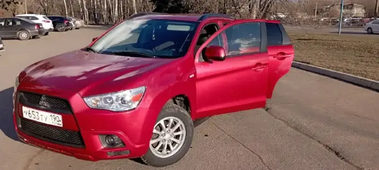 Mitsubishi asx
Год: 2012
Объем 1.8 ctv.
В хорошем состоянии как внешне так и по технике ухоженный вложений не требует сел и поехал.
Всё работает штатно абсолютно всё до мелочей двигатель работает ровно без шума
Один владелец с автосалона.
Резина зима шипы.
Осмотр донецк макеевка
Цена 1🍋
Телефон+79498340074
📞 Звоните: +7(949)8340074 - фотография - 4