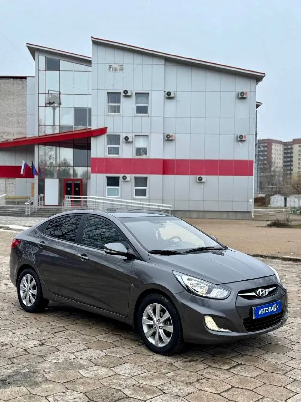 🇰🇵 Hyundai solaris

💰Цена: 750 000р
🏢Город: мариуполь
📅Год выпуска: 2011
🧾Пробег: 220 050км.
⚙️Двигатель: 1.6
⛽Топливо: бензин
⚙️Кпп: механика

📞 Телефон:

+7-949-727-41-51
+7-949-551-91-52
+7-989-263-55-56

💾 Описание

Solaris  – проверенный временем городской автомобиль, который сочетает в себе экономичность и уверенную управляемость.

✅Оригинальный пробег
✅Отличное состояние как
Внешне, так и технически

Хорошая комплектация:
Кожаный мульти-руль, полный электопакет, подогрев сидений, обогрев зоны дворников, птф, гидроусилитель, airbag, abs, оригинальные литые диски r16.

Улица шевченко 269

🏦 Возможна продажа в кредит по двум документам. - фотография - 1
