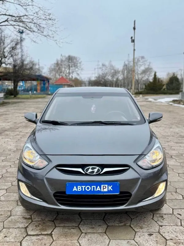 🇰🇵 Hyundai solaris

💰Цена: 750 000р
🏢Город: мариуполь
📅Год выпуска: 2011
🧾Пробег: 220 050км.
⚙️Двигатель: 1.6
⛽Топливо: бензин
⚙️Кпп: механика

📞 Телефон:

+7-949-727-41-51
+7-949-551-91-52
+7-989-263-55-56

💾 Описание

Solaris  – проверенный временем городской автомобиль, который сочетает в себе экономичность и уверенную управляемость.

✅Оригинальный пробег
✅Отличное состояние как
Внешне, так и технически

Хорошая комплектация:
Кожаный мульти-руль, полный электопакет, подогрев сидений, обогрев зоны дворников, птф, гидроусилитель, airbag, abs, оригинальные литые диски r16.

Улица шевченко 269

🏦 Возможна продажа в кредит по двум документам. - фотография - 2