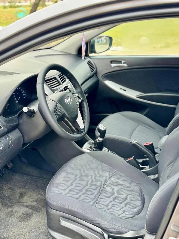 🇰🇵 Hyundai solaris

💰Цена: 750 000р
🏢Город: мариуполь
📅Год выпуска: 2011
🧾Пробег: 220 050км.
⚙️Двигатель: 1.6
⛽Топливо: бензин
⚙️Кпп: механика

📞 Телефон:

+7-949-727-41-51
+7-949-551-91-52
+7-989-263-55-56

💾 Описание

Solaris  – проверенный временем городской автомобиль, который сочетает в себе экономичность и уверенную управляемость.

✅Оригинальный пробег
✅Отличное состояние как
Внешне, так и технически

Хорошая комплектация:
Кожаный мульти-руль, полный электопакет, подогрев сидений, обогрев зоны дворников, птф, гидроусилитель, airbag, abs, оригинальные литые диски r16.

Улица шевченко 269

🏦 Возможна продажа в кредит по двум документам. - фотография - 8