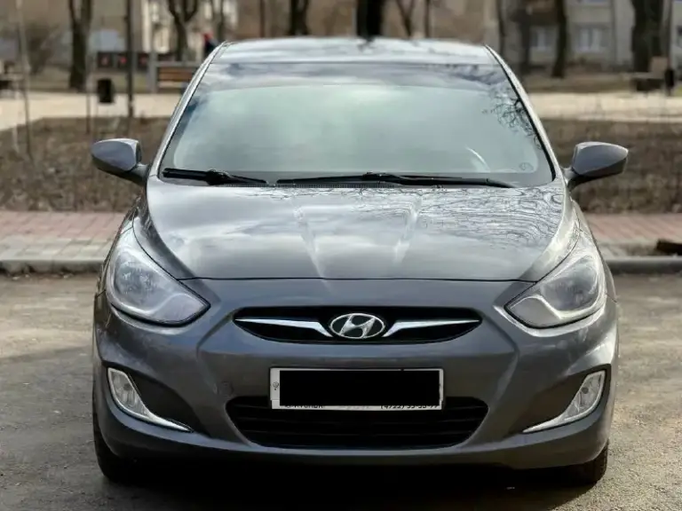 Hyundai solaris 2012
Объем двигателя 1.6
Коробка передач механическая
Вид топлива бензин
Эл-стеклоподъемники
Кондиционер
Датчик света
Датчик дождя
Противотуманные фары
Парктроник
Подушки безопасности
Abs
Мульти руль
Штатная акустика
Борт компьютер
Подогрев лобового стекла
Сигнализация
2 Комплекта ключей
Цена 765.000р торг
Автомобиль в хорошем состоянии, кузов целый без рыжиков, ржавчин. Мотор работает отлично без посторонних звуков, по коробке также без нареканий, ходовая обслужена, салон не прокурен, пластик не зацарапан, по электрике все работает, с документами полный порядок, любой вид переоформления.
Готов на любые проверки с вашей стороны…
+79495245474 - фотография - 2
