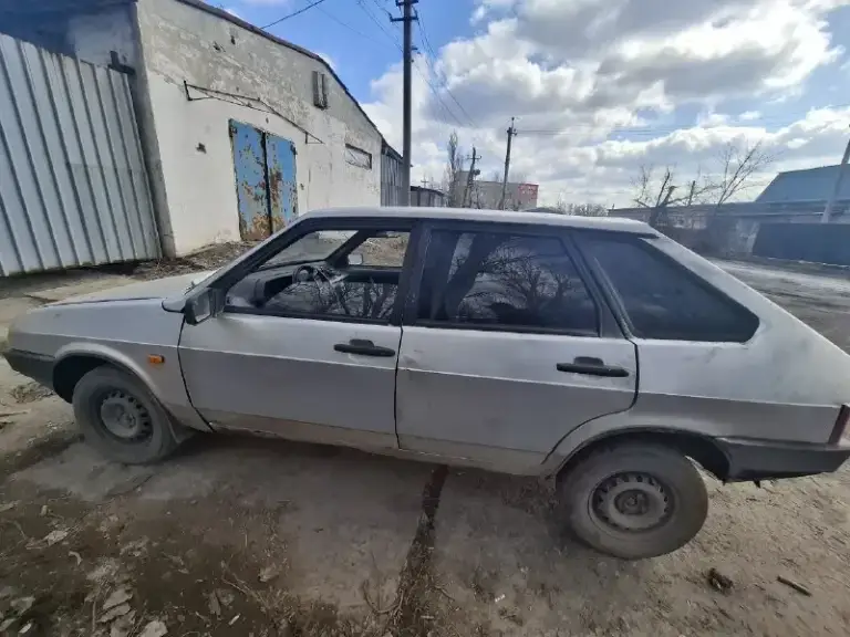 Продам срочно ваз 2109 инжектор 2003 года выпуска. Автомобиль в хорошем состоянии. Двигатель работает без нареканий, не троит, не дымит. Кпп работает хорошо. Стаканы ланжероны целые. Автомобиль находится в г. Горловка. Цена 135 тыс. + торг. Тел. +79494221202
📲 Tg: @samirmamedovvv
📞 Звоните: +7(949)4221202 - фотография - 1