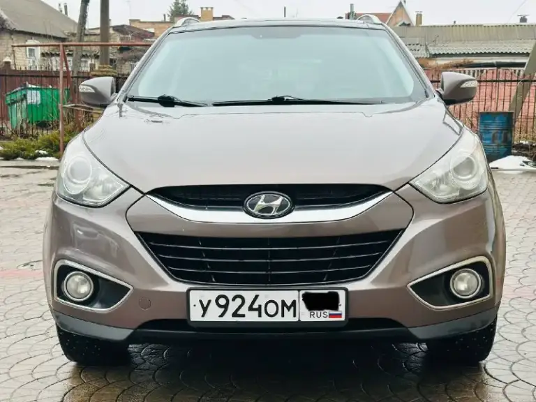 Продам hyundai ix35 на самой максимальной комплектации, 2011 г ( эксплуатация с 2012 ), 2 литра бензин, автомат, родной пробег 183 000, кузов с минимальными окрасами, мотор работает отлично ( без задир 100 %, катализатора вырезан )по запросу отправлю эндоскоп, автомобиль на свежей зимней резине, максимальная комплектация : панорама, полноценный кожаный салон, кнопка start stop, бесключевой доступ, подогрев всех сидений, парктроники, складывания зеркал, полный электропакет, подогрев переднего и заднего стекла, двух зонный климат контроль, автотека отличная, без единого дтп, расчета, техосмотр пройден, донецк, автомобиль возможно осмотреть в любую погоду, стоит в теплом гараже, +79490963384
Цена 1 320 000 торгпокупайте авто с гарантией честной сделки, смотрите мой профиль телеграм (+79493303716 или мой ник avto_lider_dnr) там все отзывы моих клиентов ✅
📲 Tg: @avto_lider_dnr
📞 Звоните: +7(949)0963384 - фотография - 2