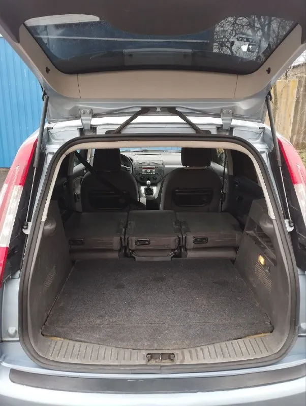 Ford c-max 1.8l, 2007г, пробег 195 000
Сборка германия
Классный, комфортный семейный автомобиль с огромным вместительным салоном-трансформером.
В россии с 2020 года, до этого каталась по дорогам финляндии.
Кузов оцинкованный, состояние на твёрдую 5.
Лкп вкруг близко к заводским значениям - 200-300 мкм.
Мотор цепной, для своего пробега в идеальном состоянии: масло не расходует, работает как часы, едет очень бодро.
Даже на месте родной катализатор.
Всегда своевременные то, машина полностью обслужена. Мотор эксплуатируется на оригинальном масле ford.
По комплектации:
- Кондиционер
- Эсп
- Регулировка руля по высоте и вылету
- Электро зеркала
- Abs
- Неплохая родная музыка
- Подрулевое управление магнитолой
В целом, добротная, универсальная машина, в которой не только чувствуешь себя комфортно на дальних расстояниях, можешь перевозить габаритные грузы, но и есть возможность получить эмоции от быстрой, маневренной езды, потому что машина на это способна.
Свежее то
Цена 585 торг
Горловка, +79494804415 - фотография - 8