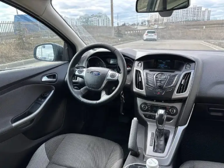 Ford focus 1.6 at 2014
2014 Год выпуска
Автомобиль в отличном состоянии!
Весь в заводском окрасе!
Мотор коробка без замечаний!
Ходовая новая!
Комплектация с двухзонным климатом, датчик света, датчик дождя, лобовое с подогревом, подогрев сидений!
Новая зимняя резина 2024 года
Автотека зеленая (один собственник)
Цена 890 000₽ торг у авто
Остальные вопросы по телефону:
+79496361868
+380681107552 (Воцап телега) - фотография - 10