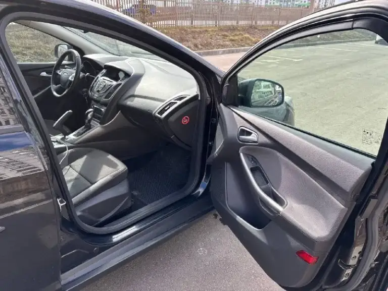 Ford focus 1.6 at 2014
2014 Год выпуска
Автомобиль в отличном состоянии!
Весь в заводском окрасе!
Мотор коробка без замечаний!
Ходовая новая!
Комплектация с двухзонным климатом, датчик света, датчик дождя, лобовое с подогревом, подогрев сидений!
Новая зимняя резина 2024 года
Автотека зеленая (один собственник)
Цена 890 000₽ торг у авто
Остальные вопросы по телефону:
+79496361868
+380681107552 (Воцап телега) - фотография - 8
