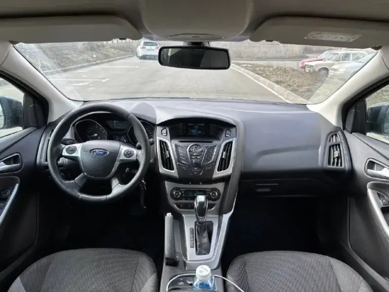 Ford focus 1.6 at 2014
2014 Год выпуска
Автомобиль в отличном состоянии!
Весь в заводском окрасе!
Мотор коробка без замечаний!
Ходовая новая!
Комплектация с двухзонным климатом, датчик света, датчик дождя, лобовое с подогревом, подогрев сидений!
Новая зимняя резина 2024 года
Автотека зеленая (один собственник)
Цена 890 000₽ торг у авто
Остальные вопросы по телефону:
+79496361868
+380681107552 (Воцап телега) - фотография - 9