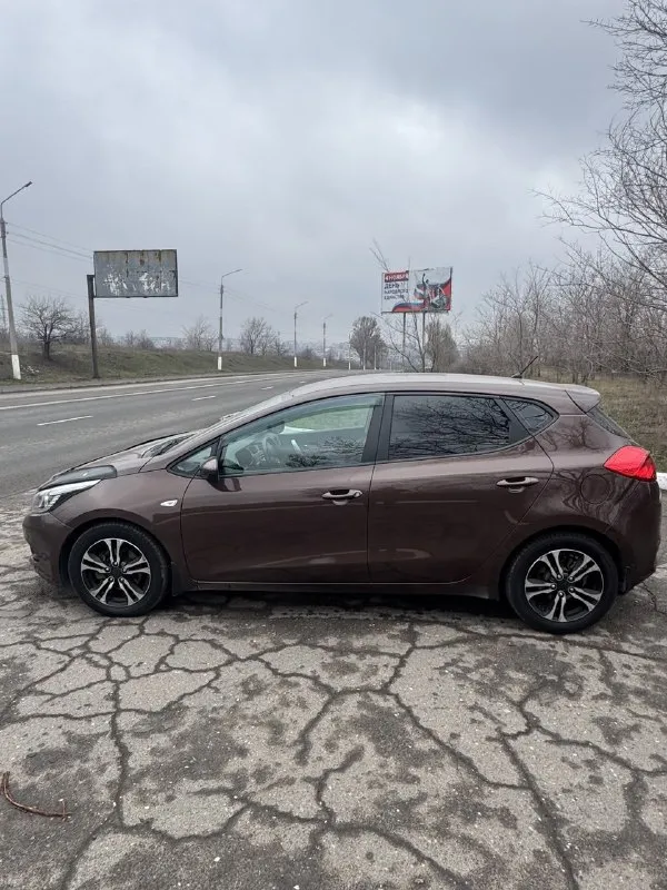 🏎 Kia ceed
📆 Год выпуска: 2013
⚙️ : 1.4 Бензин
🕹 Тип кпп: 6-ст механика
🛞 Родной пробег: 130 000 км
Состояние нового автомобиля!
🖌 Описание:
✅ , Коробка в отличном состоянии
✅ Цвет - темный шоколад
✅ Тех. Часть 🔥
✅Кузов в родном окрасе!!!
Зелёная автотека!
📑 По птс я 2-ой хозяин! 2 ключа!
2 Комплекта резины!
☝️Комплектация: кондиционер, подогрев руля, подогрев сидений, электрозеркала, стеклоподъемники!
Автомобиль по технической части полностью исправен, все работает в штатном режиме ! Полностью обслужен! Сел и поехал! Очень шустрый и экономичный любые проверки! Алчевск!
💰Цена - 890тыс
📲+7 (959)268-33-88
📞 Звоните: +7(959)2683388 - фотография - 5