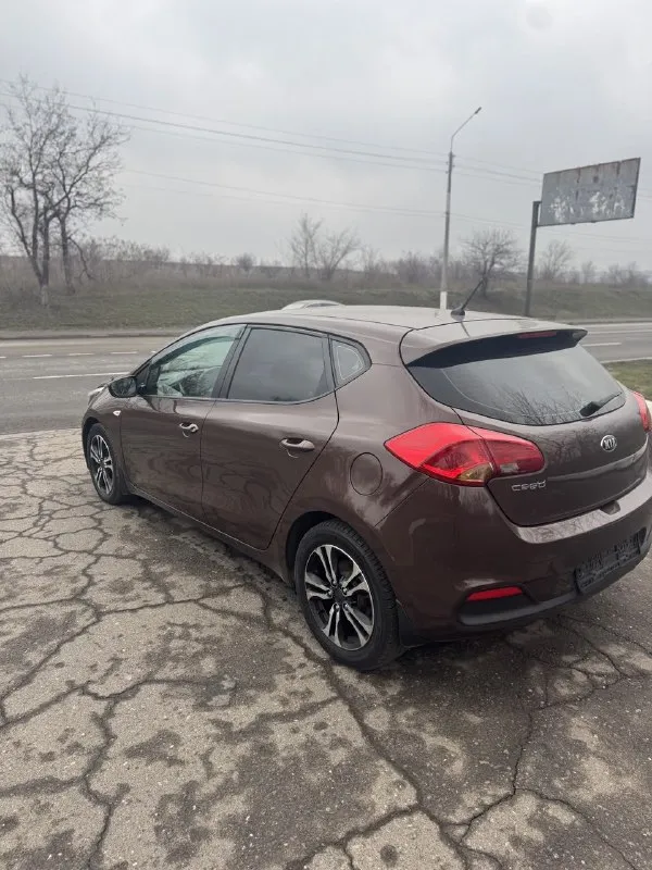 🏎 Kia ceed
📆 Год выпуска: 2013
⚙️ : 1.4 Бензин
🕹 Тип кпп: 6-ст механика
🛞 Родной пробег: 130 000 км
Состояние нового автомобиля!
🖌 Описание:
✅ , Коробка в отличном состоянии
✅ Цвет - темный шоколад
✅ Тех. Часть 🔥
✅Кузов в родном окрасе!!!
Зелёная автотека!
📑 По птс я 2-ой хозяин! 2 ключа!
2 Комплекта резины!
☝️Комплектация: кондиционер, подогрев руля, подогрев сидений, электрозеркала, стеклоподъемники!
Автомобиль по технической части полностью исправен, все работает в штатном режиме ! Полностью обслужен! Сел и поехал! Очень шустрый и экономичный любые проверки! Алчевск!
💰Цена - 890тыс
📲+7 (959)268-33-88
📞 Звоните: +7(959)2683388 - фотография - 6