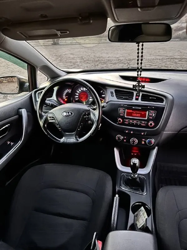 🏎 Kia ceed
📆 Год выпуска: 2013
⚙️ : 1.4 Бензин
🕹 Тип кпп: 6-ст механика
🛞 Родной пробег: 130 000 км
Состояние нового автомобиля!
🖌 Описание:
✅ , Коробка в отличном состоянии
✅ Цвет - темный шоколад
✅ Тех. Часть 🔥
✅Кузов в родном окрасе!!!
Зелёная автотека!
📑 По птс я 2-ой хозяин! 2 ключа!
2 Комплекта резины!
☝️Комплектация: кондиционер, подогрев руля, подогрев сидений, электрозеркала, стеклоподъемники!
Автомобиль по технической части полностью исправен, все работает в штатном режиме ! Полностью обслужен! Сел и поехал! Очень шустрый и экономичный любые проверки! Алчевск!
💰Цена - 890тыс
📲+7 (959)268-33-88
📞 Звоните: +7(959)2683388 - фотография - 8