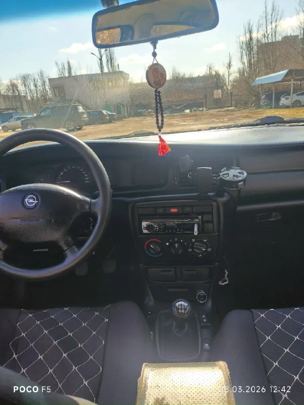 Продам opel вектра б 1996 года, двс 1.6, моноинжектор. Авто на ходу, срочных вложений не требует, езжу каждый день, но руки приложить надо. Касаемо кузова на фото видно и годы берут своë. Отдам летнюю резину в подарок, цена 150 тысяч без торга (торговаться не буду), продаю так как приобрела себе другой автомобиль. Продажа не спешная, за 100 не отдам, можете себе жигули купить. Авто находится в днр г. Макеевка, я собственник. С документами всё в порядке. +7949-363-06-99
📞 Звоните: +7(949)3630699 - фотография - 5