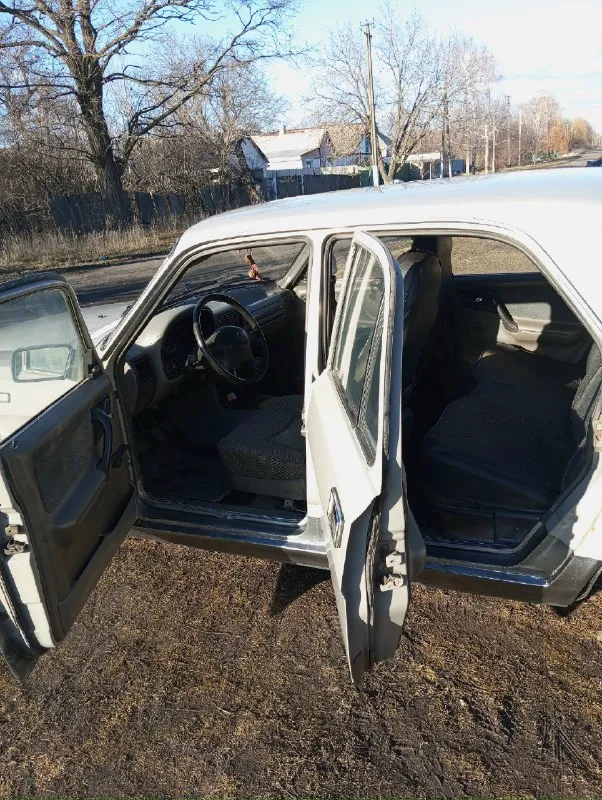 Продам газ-3110 волга! Машина в отличном состоянии, 2000 года всю жизнь в одних руках, пробег 220 родной! Двигатель работает отлично, заводится в любой мороз! Кпп -5 ст. Отлично! По ходовой отлично, плывёт как корабль! Не гнилая, пороги переварил! Салон сохранился отлично, всегда был под чехлами. Электрика вся работает! Документы в полном порядке, дкп от хозяина, на учёте стоит! Цена 220 т. Р. +7949 3772809( шахтерск)
📞 Звоните: +7(949)3772809 - фотография - 4