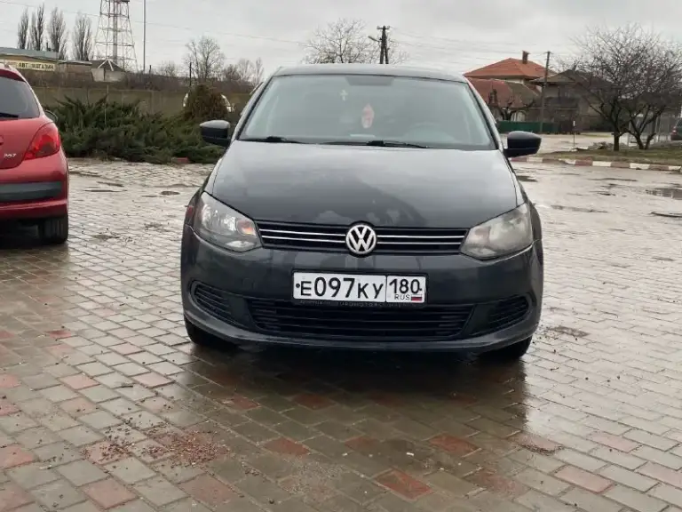 Продам volkswagen polo 2010г 1.6 авто на полном боевом ходу сел поехал техник вся хорошем состоянии продажа срочная 🚨 или обмен с вашей доплатой цена 410 тысяч торг не большой у авто +79495565482 антон звоните в любое время - фотография - 1