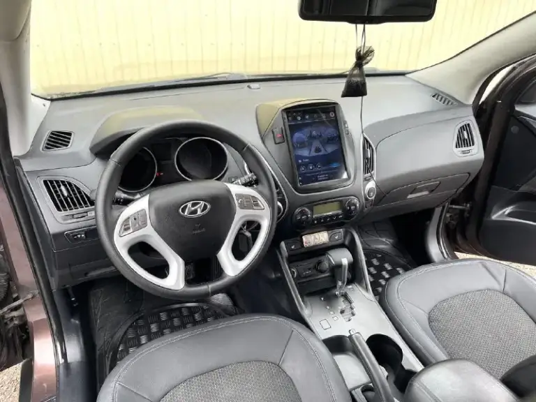 🔥 Hyundai ix35🔥
В шикарном состоянии!
✅В эксплуатации с 2011г
✅ 2.0
✅Бензиновый (атмосферный)
✅Коробка автомат 6 ступка
✅Пробег 177 тыс. Км.
✅Без дтп!
✅Весь в родной краске(кроме задней правой арки)
✅Автотека зелёная
✅Двигатель работает превосходно без. .. Од aux usb
✅Разъем 12v
✅Камера заднего вида
✅Камера переднего вида
✅Литые диски r17
✅Тех осмотр пройдет, готов к регистрации в мрэо

🔥В подарок новому владельцу🔥 ✅полный бак топлива
✅Донецк.
🔥Новая стоимость 1.255.000₽🔥
Тел. +
📞 Звоните: +7(949)5080060 - фотография - 10