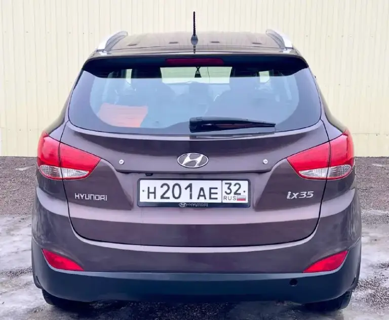🔥 Hyundai ix35🔥
В шикарном состоянии!
✅В эксплуатации с 2011г
✅ 2.0
✅Бензиновый (атмосферный)
✅Коробка автомат 6 ступка
✅Пробег 177 тыс. Км.
✅Без дтп!
✅Весь в родной краске(кроме задней правой арки)
✅Автотека зелёная
✅Двигатель работает превосходно без. .. Од aux usb
✅Разъем 12v
✅Камера заднего вида
✅Камера переднего вида
✅Литые диски r17
✅Тех осмотр пройдет, готов к регистрации в мрэо

🔥В подарок новому владельцу🔥 ✅полный бак топлива
✅Донецк.
🔥Новая стоимость 1.255.000₽🔥
Тел. +
📞 Звоните: +7(949)5080060 - фотография - 5