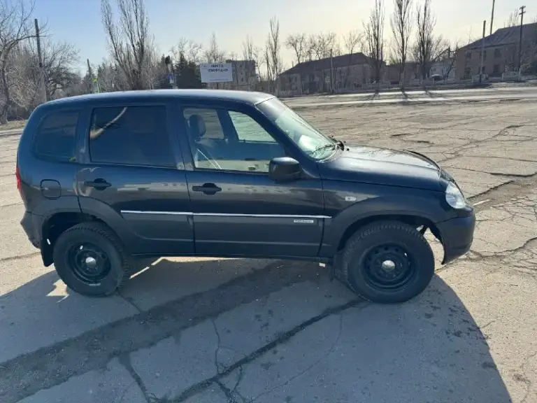 Срочно продам
Шевроле нива chevrolet niva
Мотор 1.7 бензин, газ (с документами )
Год 2016
Гур, эл стеклоподъёмники, эл зеркала с подогревом, кондиционер, центральный замок сигнализация мотор и мкпп после ремонта, новые карданы ходовая раздатка без нареканий все работает исправно, дно, арки обработаны авто в очень хорошем состоянии делать не чего не нужно
Город шахтёрск
Документы в порядке стс птс дкп

Цена 480 тыс руб + торг
Тел. +79493620713
📞 🇷🇺 Звоните: +79493620713 - фотография - 3