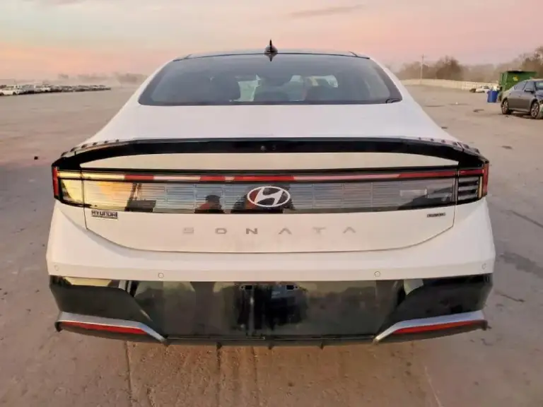 ✅ Hyundai sonata 𝐕𝐈𝐈𝐈 рестайлинг
- 2.0 Гибрид, 192 л. С.
- Акпп 8-ст.
- Передний привод
- Пробег: 29.500 км
- 04/2024
Идеальный вариант с родным окрасом, целой безопасностью! Не утопленник! Второго такого нет ни на рынке грузии, ни на аукционах!
Машинка на кожаном салоне и панораме! 🔥
Цена даже с утиль сбором будет ниже первой цены на рынке рф
Автомобиль менее 3-х лет - растаможка под 48%
Можем выкупить автомобиль за свои деньги! 🤝
Цена в грузии: 𝟏. 𝟕𝟗𝟎. 𝟎𝟎𝟎 ₽ 💵
Кирилл
+7 (949) 400-56-31
📞 🇷🇺 Звоните: +79494005631 - фотография - 6