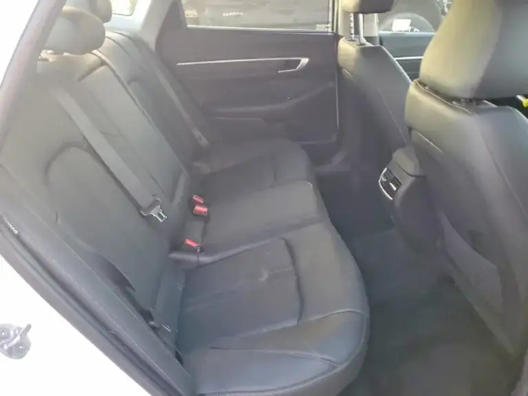 ✅ Hyundai sonata 𝐕𝐈𝐈𝐈 рестайлинг
- 2.0 Гибрид, 192 л. С.
- Акпп 8-ст.
- Передний привод
- Пробег: 29.500 км
- 04/2024
Идеальный вариант с родным окрасом, целой безопасностью! Не утопленник! Второго такого нет ни на рынке грузии, ни на аукционах!
Машинка на кожаном салоне и панораме! 🔥
Цена даже с утиль сбором будет ниже первой цены на рынке рф
Автомобиль менее 3-х лет - растаможка под 48%
Можем выкупить автомобиль за свои деньги! 🤝
Цена в грузии: 𝟏. 𝟕𝟗𝟎. 𝟎𝟎𝟎 ₽ 💵
Кирилл
+7 (949) 400-56-31
📞 🇷🇺 Звоните: +79494005631 - фотография - 9