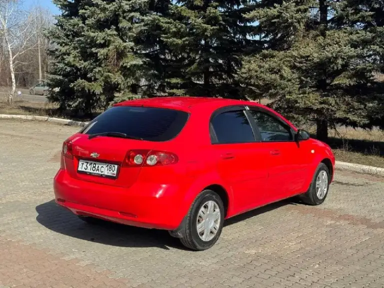 Продам chevrolet lacetti. Объем двигателя 1.4. Пробег 180.000км. Бензин и газ евро 4. Машина в отличном состоянии. 2008год. Передние стеклоподъемники. Отличная музыка. Вложений не требует. Цена 390.000р. С переоформлением. Осмотр город донецк. Все подробности по телефону +79493820834. - фотография - 10