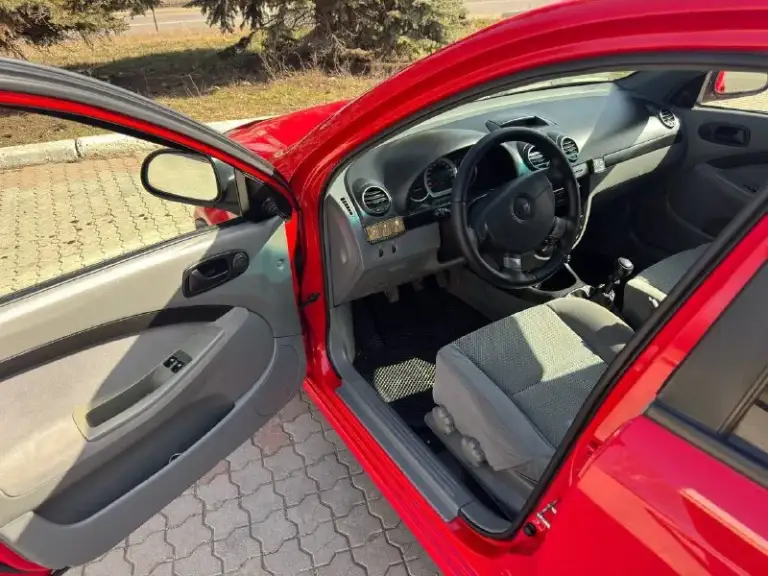 Продам chevrolet lacetti. Объем двигателя 1.4. Пробег 180.000км. Бензин и газ евро 4. Машина в отличном состоянии. 2008год. Передние стеклоподъемники. Отличная музыка. Вложений не требует. Цена 390.000р. С переоформлением. Осмотр город донецк. Все подробности по телефону +79493820834. - фотография - 3