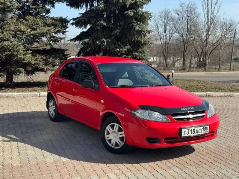 Продам chevrolet lacetti. Объем двигателя 1.4. Пробег 180.000км. Бензин и газ евро 4. Машина в отличном состоянии. 2008год. Передние стеклоподъемники. Отличная музыка. Вложений не требует. Цена 390.000р. С переоформлением. Осмотр город донецк. Все подробности по телефону +79493820834. - фотография - 6
