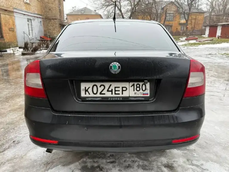 Продается шкода а5 2012 года.
Двигатель бензин 1.6
Пробег 195.000
Хорошая комплектация:
- Подогрев передних сидений трехступенчатый.
- Подогрев зеркал.
- Датчик света.
- Кожанный руль.
- Антипробуксовочная система.
- Парктроники.
- Кондиционер.
И многое другое.
Установлена 2din магнитола, с навигацией и хорошей музыкой.
Масло менялось каждые 8тыс км.
Автомобиль в идеальном техническом состоянии.
По кузову есть нюансы.
Цена: 750.000 хороший торг у капота.
Телефон: +79494195216 - фотография - 3