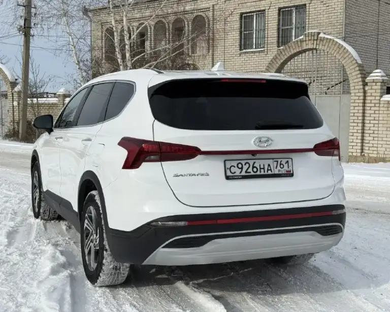 ➡ В продаже: hyundai santa fe 2021 iv рестайлинг - из кореи
2.5 T бензин - 280 лс, пробег — 76 тыс. Км. В очень хорошей комплектации. Авто в наличии в луганске

Пригнана в рф в 2023 году из кореи тщательно подбиралась без дтп и прочих нюансов, все подушки и стекла родные.

📝 Документы:
- Автомобиль находится в луганске, полное переоформление,
Без схем по доверенности и так далее.
- По запросу предоставлю vin-код и видеообзор автомобиля.

🔽 Технически авто полностью исправно, все работает корректно, вложений не требует. Готовы к любым проверкам и диагностике, все узлы и агрегаты в исправном состоянии

2.5 Turbo — 280 л. С. - отличная динамика в сочетании с адекватным расходом топлива — автомобиль действительно едет очень бодро для своего класса. Редкий вариант на рынке именно с турбо версией, не стоит сравнивать с обычными атмосферным 2.5 на 180 сил, совсем друга езда и впечатление.

- Стоит отдельно отметить, что линейка 2.5-литровых бензиновых моторах, кот
📞 Звоните: +7(959)1204792 - фотография - 3