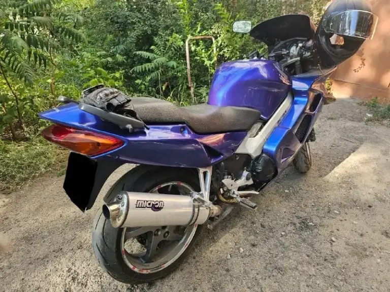 Продам honda vfr800
2001 Г
800 Кубов
Резина вся новая
Произведена замена масла, свечей, фильтров
Новый аккумулятор
Новые колодки
Полностью готов к мотосезону 🏍️
Цена 400 тыс рублей
+7959-153-18-81
📞 Звоните: +7(959)1531881 - фотография - 6