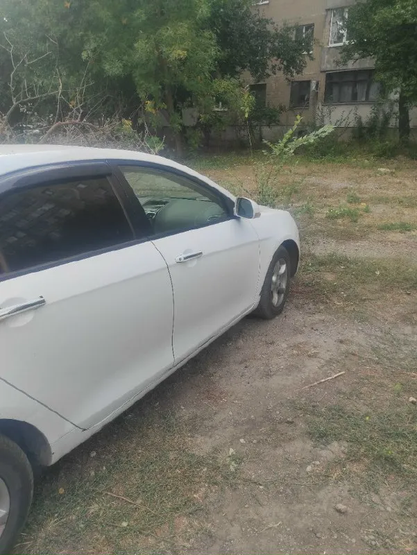 Geely emgrand ec7 ₽ 410торг возможен модель:emgrand тип кузова:седан год выпуска:2011 пробег:155 км коробка передач:механическая объём двигателя:1.8 см3 вид топлива:бензин состояние машины:хорошее количество хозяев:2 доп. Свойства:эл. Стеклоподъемники, кондиционер, охранная система, парктроник мощность:126 л. С. Автомобиль в отличном состоянии, я второй владелец. Двигатель и ходовая часть идеальны, расход масла отсутствует — от замены до замены. Готов к любым проверкам. Коробка передач работает безупречно: никаких посторонних звуков, все скорости включаются чётко. Кондиционер эффективно охлаждает. Кузов в хорошем состоянии, незначительные следы на дверях и крыльях видны на фото. Днище и короб передач в идеале. В комплекте резина на лето и зиму, а также номера. +79493776045
📞 Звоните: +7(949)3776045 - фотография - 2