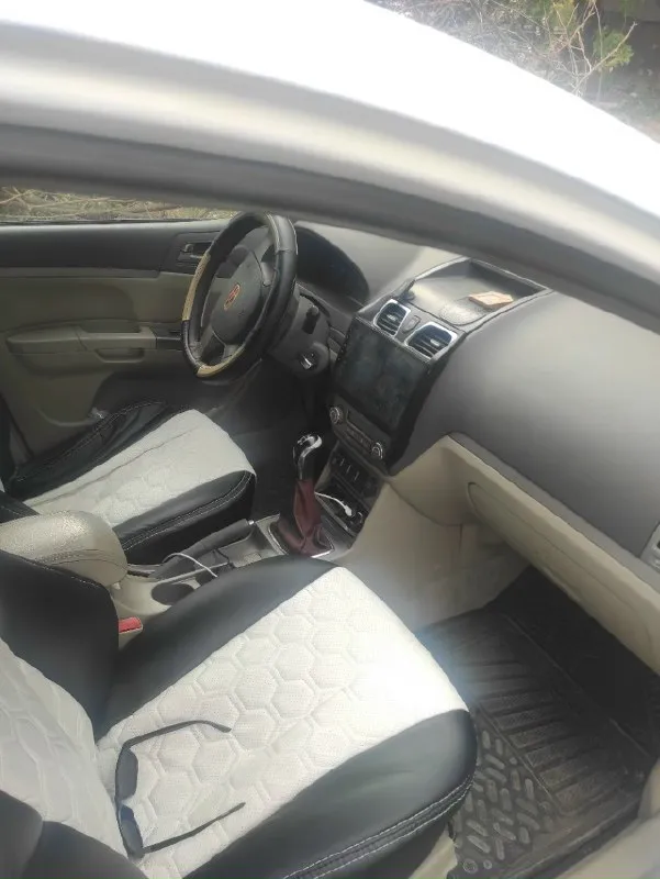 Geely emgrand ec7 ₽ 410торг возможен модель:emgrand тип кузова:седан год выпуска:2011 пробег:155 км коробка передач:механическая объём двигателя:1.8 см3 вид топлива:бензин состояние машины:хорошее количество хозяев:2 доп. Свойства:эл. Стеклоподъемники, кондиционер, охранная система, парктроник мощность:126 л. С. Автомобиль в отличном состоянии, я второй владелец. Двигатель и ходовая часть идеальны, расход масла отсутствует — от замены до замены. Готов к любым проверкам. Коробка передач работает безупречно: никаких посторонних звуков, все скорости включаются чётко. Кондиционер эффективно охлаждает. Кузов в хорошем состоянии, незначительные следы на дверях и крыльях видны на фото. Днище и короб передач в идеале. В комплекте резина на лето и зиму, а также номера. +79493776045
📞 Звоните: +7(949)3776045 - фотография - 4