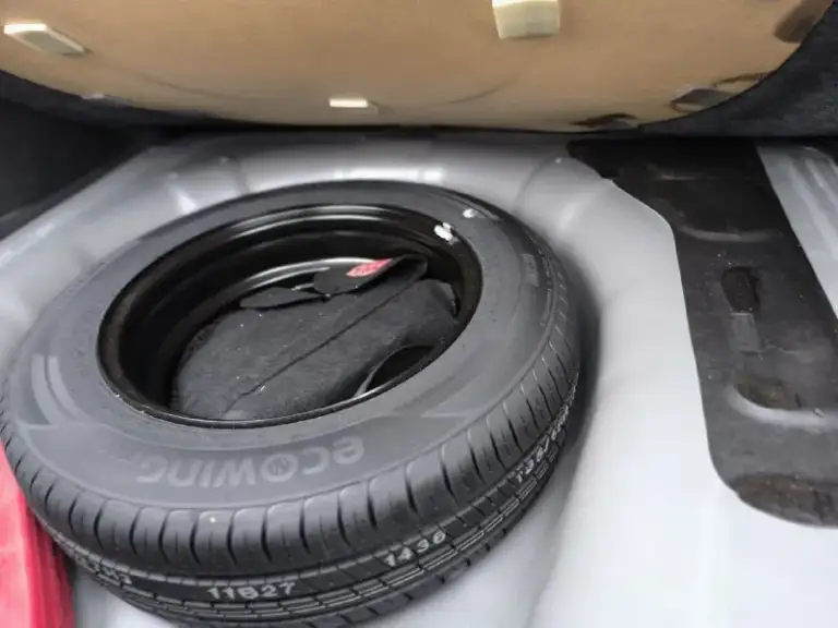 Марка: hyundai
Модель: solaris
Год: 2018
Пробег: 139000
Объем двигателя: 1.6
Топливо: бензин
Кпп: автоматическая
Цвет: серый
Цена: 1375000р
Тел +79493526414
Описание:
Весь в заводской краске!
Без дтп!
Зелёная автотека!
Комплектация: диодная оптика с подсветкой зоны поворота, подогрев: лобового стекла, руля и всех сидений, климат, круиз, мультируль, bluetooth, датчики давления шин, системы безопасности, сигнализация с автозапуском.
Авто без жучков и коррозии!
Диагностическая карта в наличии - фотография - 5