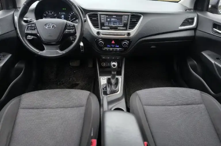 Марка: hyundai
Модель: solaris
Год: 2018
Пробег: 139000
Объем двигателя: 1.6
Топливо: бензин
Кпп: автоматическая
Цвет: серый
Цена: 1375000р
Тел +79493526414
Описание:
Весь в заводской краске!
Без дтп!
Зелёная автотека!
Комплектация: диодная оптика с подсветкой зоны поворота, подогрев: лобового стекла, руля и всех сидений, климат, круиз, мультируль, bluetooth, датчики давления шин, системы безопасности, сигнализация с автозапуском.
Авто без жучков и коррозии!
Диагностическая карта в наличии - фотография - 6