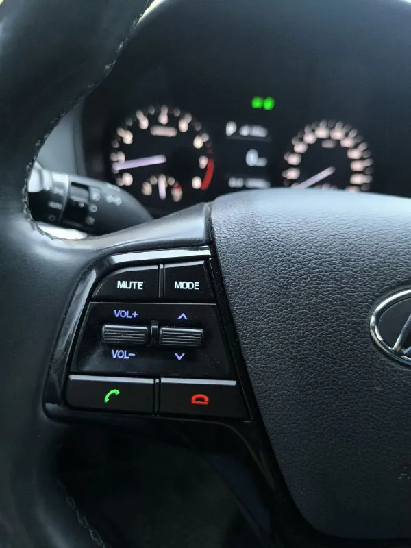 Марка: hyundai
Модель: solaris
Год: 2018
Пробег: 139000
Объем двигателя: 1.6
Топливо: бензин
Кпп: автоматическая
Цвет: серый
Цена: 1375000р
Тел +79493526414
Описание:
Весь в заводской краске!
Без дтп!
Зелёная автотека!
Комплектация: диодная оптика с подсветкой зоны поворота, подогрев: лобового стекла, руля и всех сидений, климат, круиз, мультируль, bluetooth, датчики давления шин, системы безопасности, сигнализация с автозапуском.
Авто без жучков и коррозии!
Диагностическая карта в наличии - фотография - 7
