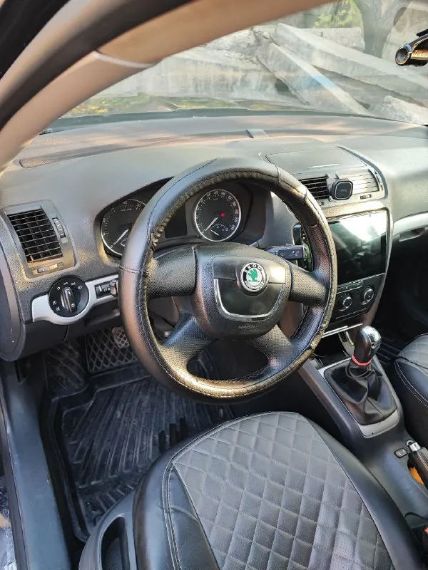 Продам автомобиль, skoda октавия а 5, 2013 г. В, пробег 370 000 км, третий хозяин, во владении два года, много чего сделано и поменяно, по кузову есть ваговские болячки, кузов освежалась, два комплекта резины на дисках, лето -новая, хорошая, ,рабочая лошадка, ,цена 700 тыс. Возможен обмен с моей доплатой на спортейдж, туксон от 2017 г. В.
+79493188867
📲 Tg: павел ересько
📞 Звоните: +7(949)3188867 - фотография - 7