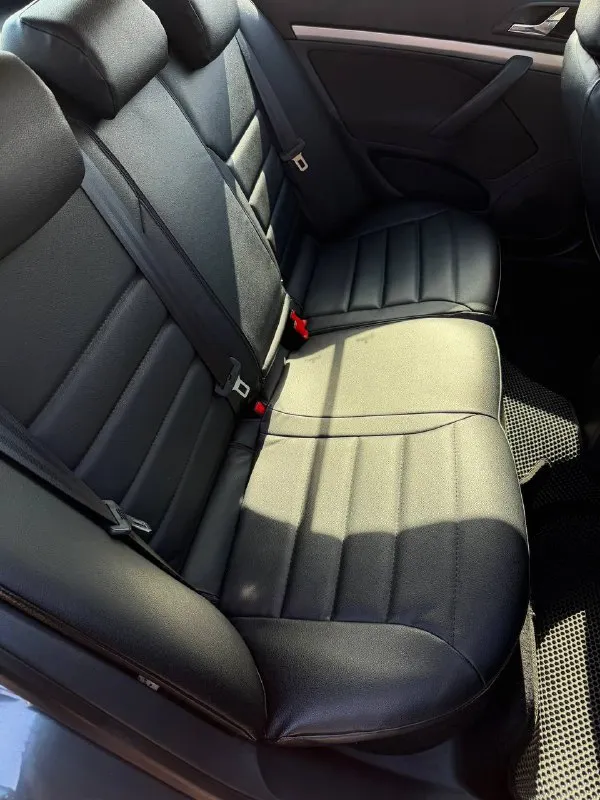 Skoda octavia
Год выпуска - 2012
Двигатель - 1.8t
Автоматическая кпп ( asin )
Пробег - 202.000км
Цена - 950.000₽
Тел. - +79493902663
Либо: - +7 (949) 679-98-14
Автомобиль в идеальном состоянии, без каких либо вложений что по кузову, что по технической части. 2 хозяина с автосалона. Родной пробег. Очень бодрая связка двигателя 1.8 турбо с обычным гидротрансформатором asin ( не путать с проблемной dsg ) на самой жирной комплектации: подогревы всех сидений; большой сенсорный монитор; хорошая акустика; двухзонный климат-контроль; датчик света и дождя; круиз-контроль; парктроник; эл. Складываемые зеркала с подогревом; 2 пары ключей; штатные диски r-16 с новой резиной; кожаный мультируль; антибукс; 4эл. Стеклоподъемника с доводчиками; омыватель фар; полный бортовой компьютер; большой багажник и многое другое. Кто ищет достойную октавию со связкой 1.8т - ат которая дарит кучу удовольствия от вождения - добро пожаловать. Спасибо за внимание, всех благ! Св
📲 Tg: @vladimir_23_23_23
📞 Звоните: +7(949)3902663 - фотография - 7