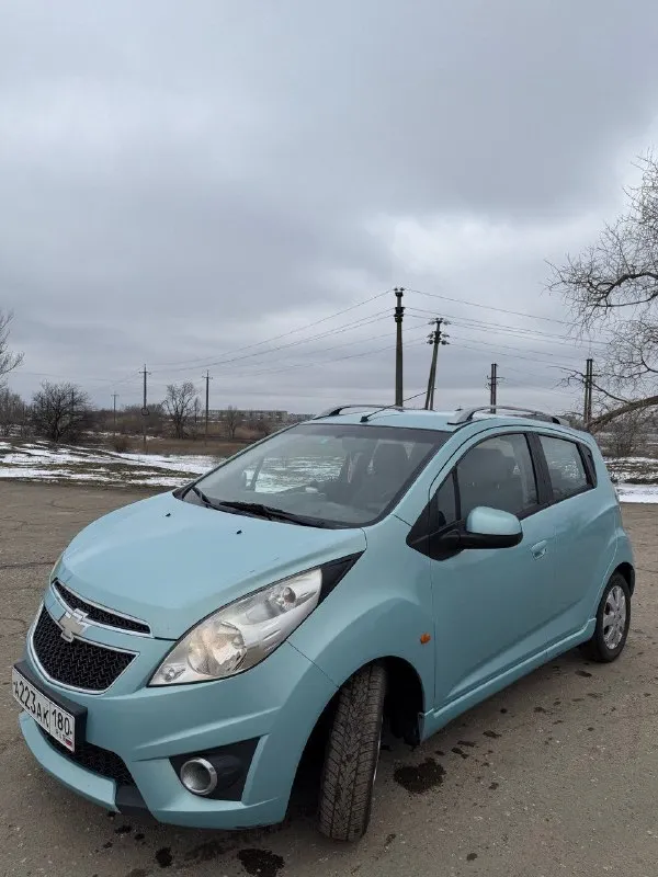 Продам chevrolet spark🔥
Год выпуска:2010🔥
Пробег, км:157.000(оригинал) 🔥
Модификация:1.2 мт 🔥
Тип двигателя:бензин🔥
Коробка передач :механика 🔥
Привод:передний🔥
Тип кузова : хетчбек 5-дверный🔥
Koмплeктaция: base🔥
Цвет: голубой🔥
1 Собственник
Автомобиль в родном окрасе
Продажа автомобиля от собственника. Автомобиль в богатой комплектации и в ухоженном состоянии.
Машина на полном ходу, не требует никаких вложений от слова совсем.
Мотор в идеальном состоянии, не троит, не дымит, не имеет каких либо посторонних звуков, не слышно даже как он работает.
Мкпп-в идеальном состоянии, все передачи включаются мягко, без хрустов, ничего не выбивает.
Ходовая-мягкая, ничего не стучит, не тарабанит, всё что нужно было - поменяно. Так же имеется видео, по просьбе отправлю для более лучшего осмотра авто.
Готов к выезду в любой сервис по вашему желанию.
При встречу всё расскажу и покажу.
Цена:599.999 тысяч
Торг минимальный и обоснованный
Возможен пригон по договоренности.
Возможен обмен.
Номер для связи: +79495752024 - фотография - 2