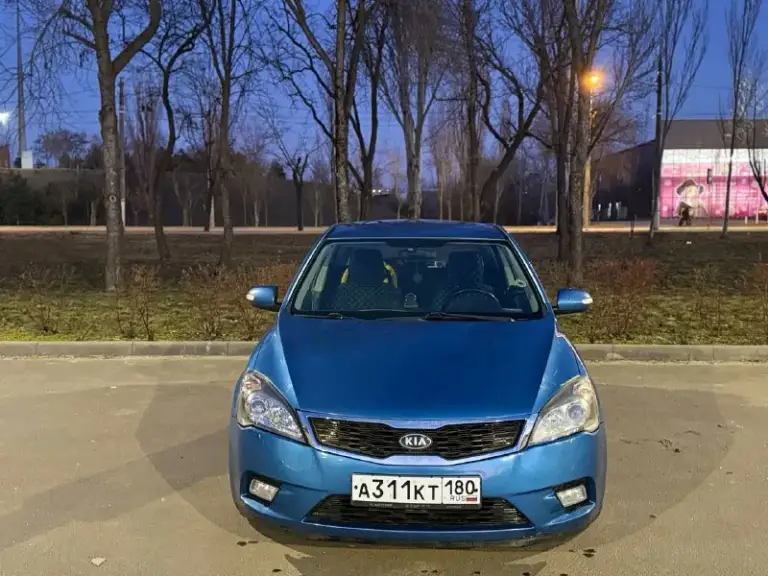 Продам kia cee'd 2010 года.
Двигатель бензиновый 1.6
Автоматическая коробка передач.
Пробег- 240 000 км.
Цена: 790 000
На все вопросы отвечу по телефону или смс.
Тел. +79498046167 - фотография - 1