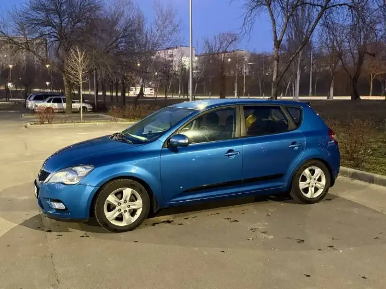 Продам kia cee'd 2010 года.
Двигатель бензиновый 1.6
Автоматическая коробка передач.
Пробег- 240 000 км.
Цена: 790 000
На все вопросы отвечу по телефону или смс.
Тел. +79498046167 - фотография - 2