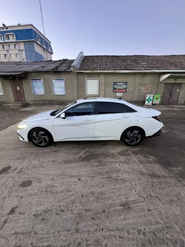 Hyundai elantra 7 2023
1.5
Коробка автоматическая
Пробег 100000
Электронная приборная панель
Электронный ручник
Парктроники
Камера заднего вида
3 Режима езды
Auto hold
Кожаный салон
4 Стеклоподъемника
Складные зеркала
Кондиционер
Старт стоп
Мульти руль
Led фары
Круиз контроль
Подогревы передних сидений
Электро регулировка зеркал
Бесключевой доступ
17 Титаны заводские
Машина шустрая и экономичная.
Авто находится в луганске
Цена: 2.100.000 рублей. Торг реальному покупателю.
+79591216020
📞 Звоните: +7(959)1216020 - фотография - 4