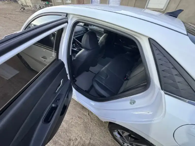 Hyundai elantra 7 2023
1.5
Коробка автоматическая
Пробег 100000
Электронная приборная панель
Электронный ручник
Парктроники
Камера заднего вида
3 Режима езды
Auto hold
Кожаный салон
4 Стеклоподъемника
Складные зеркала
Кондиционер
Старт стоп
Мульти руль
Led фары
Круиз контроль
Подогревы передних сидений
Электро регулировка зеркал
Бесключевой доступ
17 Титаны заводские
Машина шустрая и экономичная.
Авто находится в луганске
Цена: 2.100.000 рублей. Торг реальному покупателю.
+79591216020
📞 Звоните: +7(959)1216020 - фотография - 5