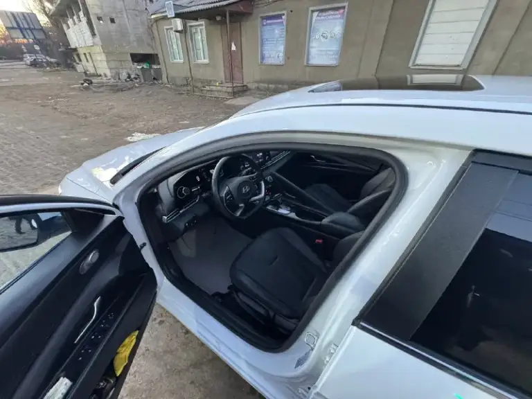 Hyundai elantra 7 2023
1.5
Коробка автоматическая
Пробег 100000
Электронная приборная панель
Электронный ручник
Парктроники
Камера заднего вида
3 Режима езды
Auto hold
Кожаный салон
4 Стеклоподъемника
Складные зеркала
Кондиционер
Старт стоп
Мульти руль
Led фары
Круиз контроль
Подогревы передних сидений
Электро регулировка зеркал
Бесключевой доступ
17 Титаны заводские
Машина шустрая и экономичная.
Авто находится в луганске
Цена: 2.100.000 рублей. Торг реальному покупателю.
+79591216020
📞 Звоните: +7(959)1216020 - фотография - 6
