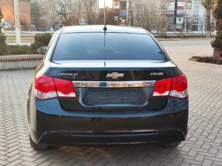 Представляем chevrolet cruze 2013 🚗 — практичный и экономичный седан с узнаваемым дизайном и сбалансированными ходовыми качествами, подходящий для ежедневных поездок и работы. Автомобиль оснащается надёжным бензиновым двигателем объёмом 1.6 л, которы в паре с механической коробкой обеспечивает уверенную динамику и умеренный расход топлива по трассе и в городе. В салоне — удобные сиденья с продуманной посадкой, кондиционер, электростеклоподъёмники и интуитивно понятная центральная консоль, делающая эксплуатацию комфортной. Продуманная компоновка салона и вместительный багажник делают cruze удобным для повседневных задач и небольших путешествий. Chevrolet cruze 2013 — надёжный выбор для тех, кто ценит практичность, комфорт и доступность обслуживания. Автомобиль полностью готов к эксплуатации. Цена 790 тыс. ₽ +7949 7983313
📞 Звоните: +7(949)7983313 - фотография - 4